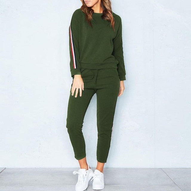 Tracksuit Sweatshirt  Outfit